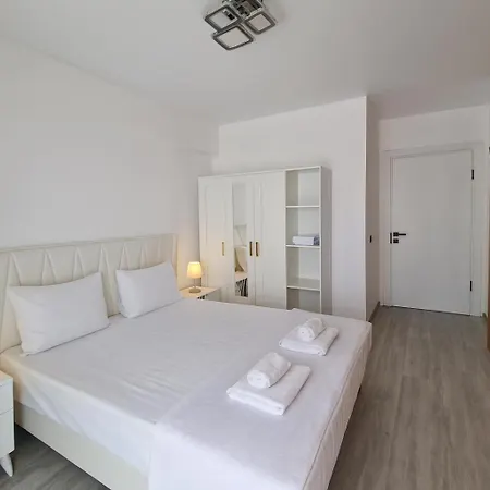 Alezzi Odyssey Aparthotel Apartament 3*