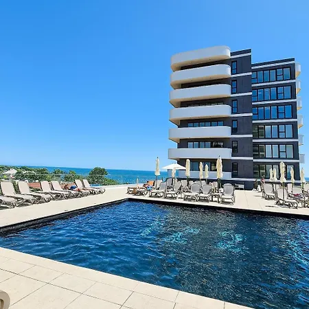 Alezzi Odyssey Aparthotel 公寓 那沃达利